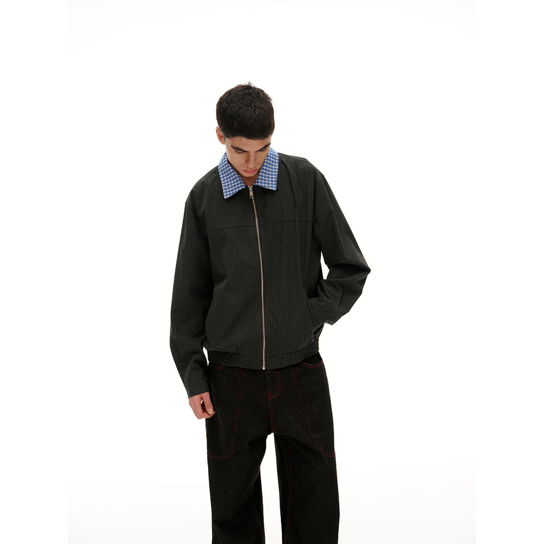 Unisex Kurz geschnittene Nadelstreifen‑Blousonjacke mit kontrastierendem Hemdkragen und durchgehendem Reißverschluss Shop Nory