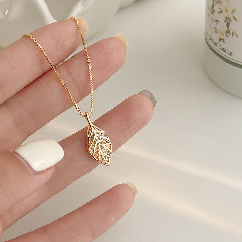 Damen Glänzendes Blatt Pendant Necklace Shop Nory