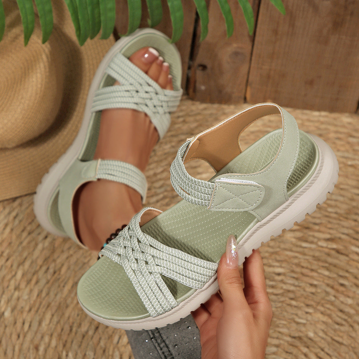 Damen Bequeme und stilvolle Riemensandalen mit elastischen Details