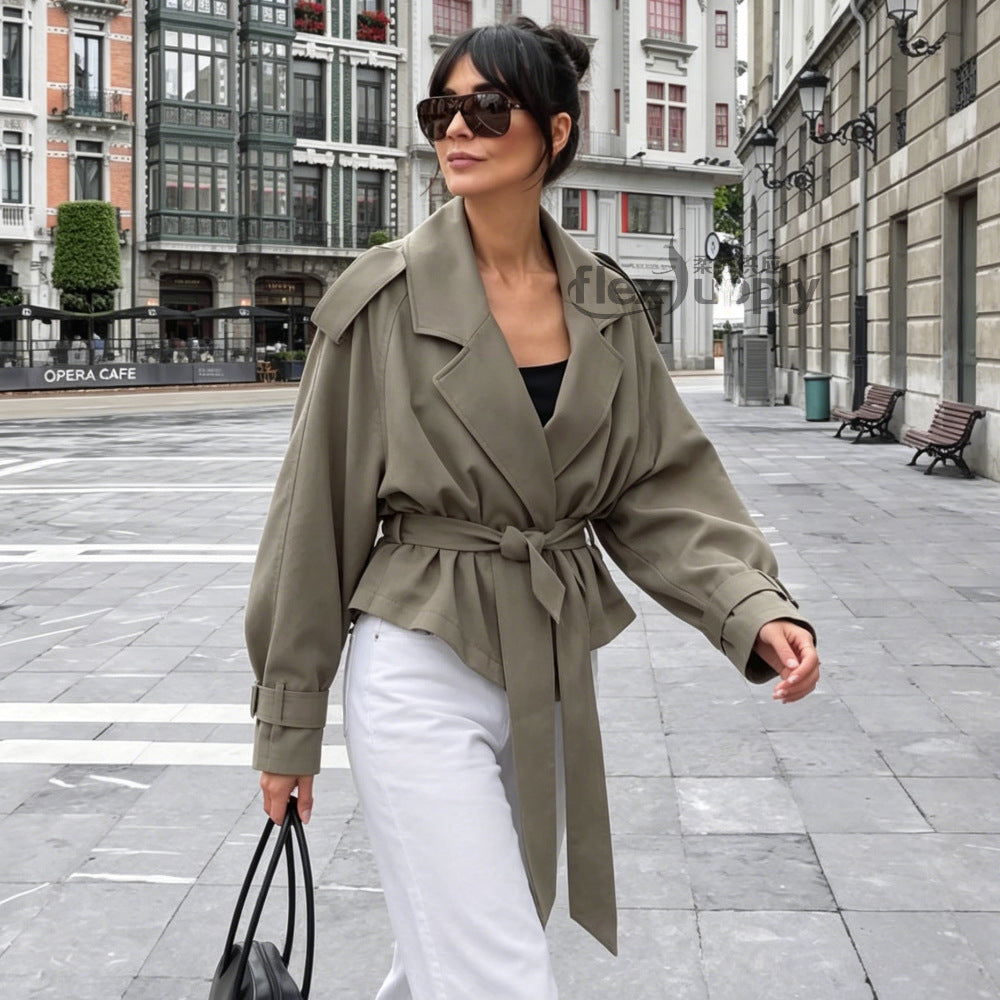 Damen nan gewickelte Cropped-Jacke mit oversized Raglanärmeln und breitem Bindegürtel Shop Nory