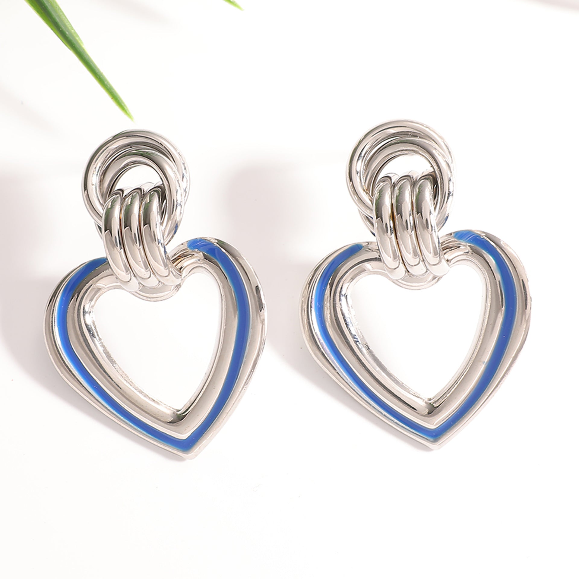 Damen Herzförmige Statement Ohrringe mit elegantem Design Shop Nory