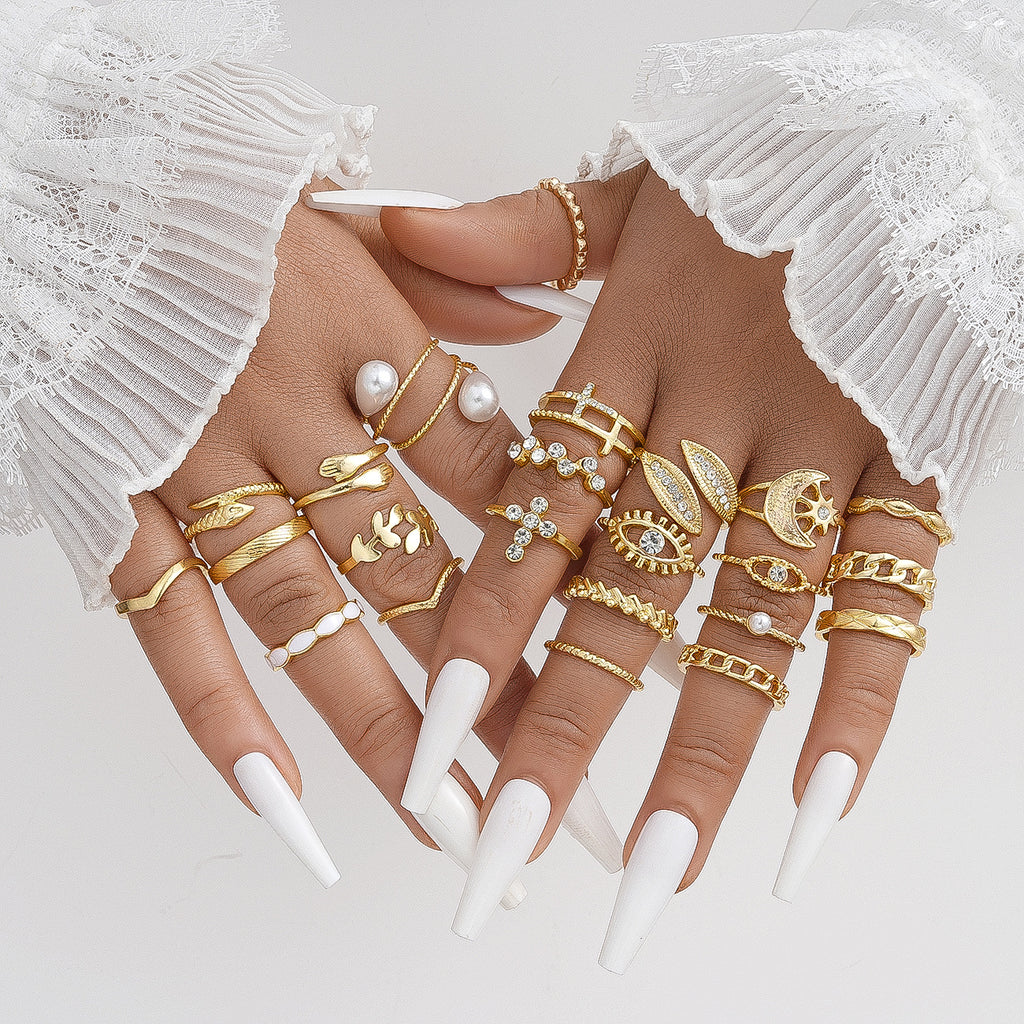 Damen Ring-Set mit variierenden Designs und glänzenden Akzenten Shop Nory