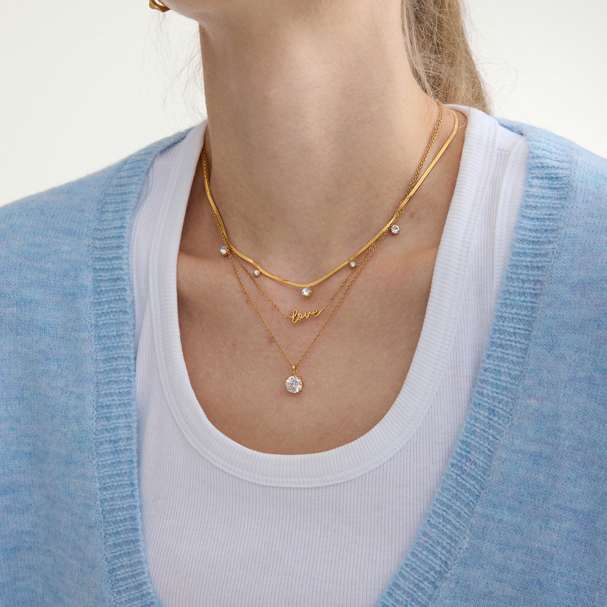Damen Halskette mit funkelndem Tropfenanhänger und verstellbarem Edelstahl-Design Shop Nory