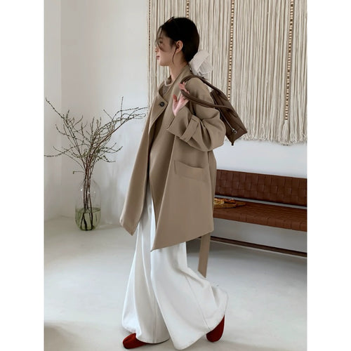 Damen Kurzer Oversize-Mantel mit Bindegürtel, breiten Pattentaschen und legerer Schulter Shop Nory