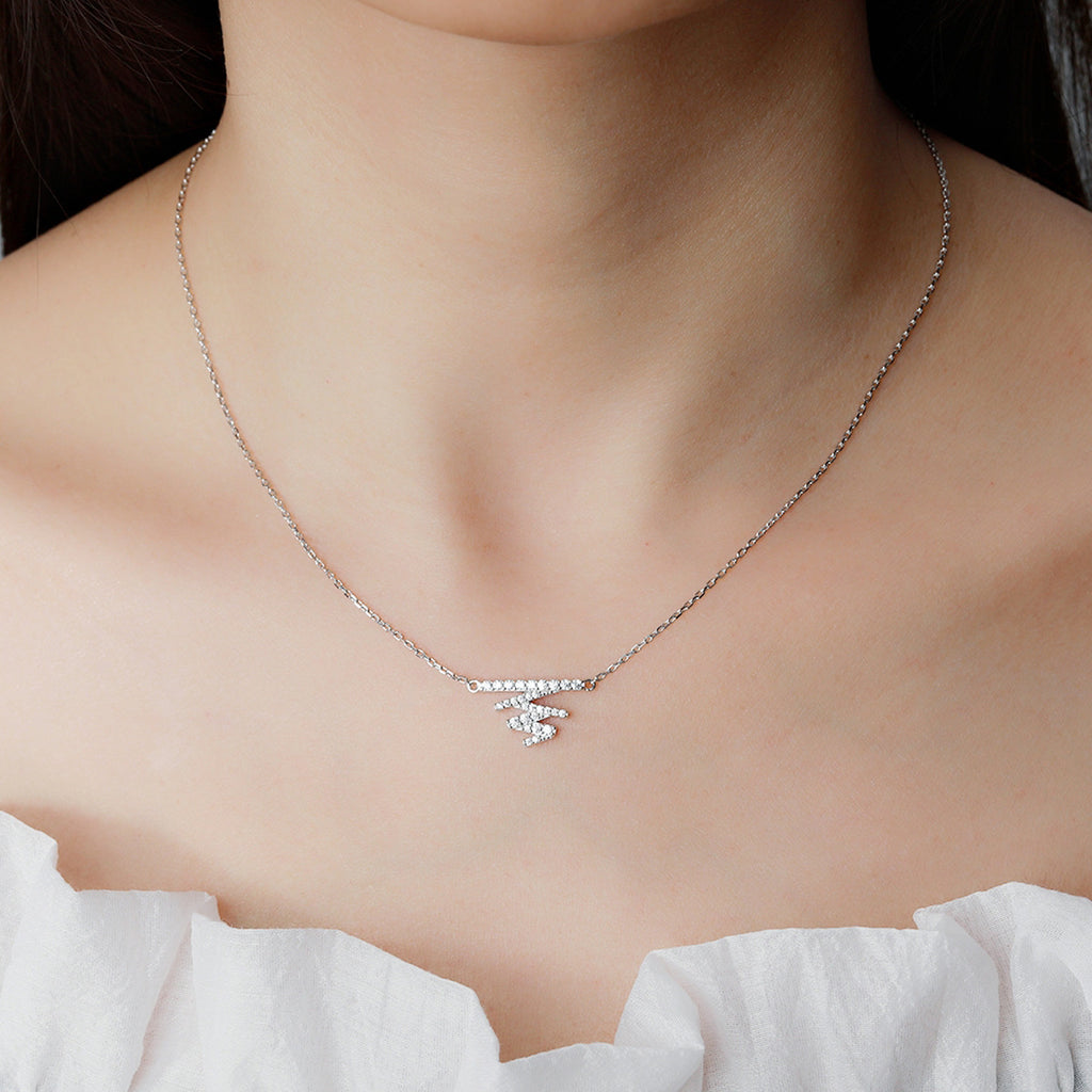 Damen Halskette mit modernem Design und funkelndem Zirkonia-Besatz Shop Nory