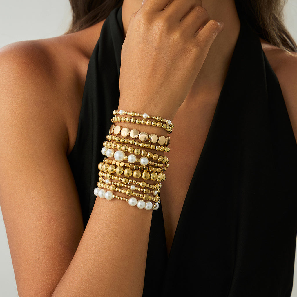 Damen mehrlagiges Armband mit Perlen und Metallakzenten Shop Nory