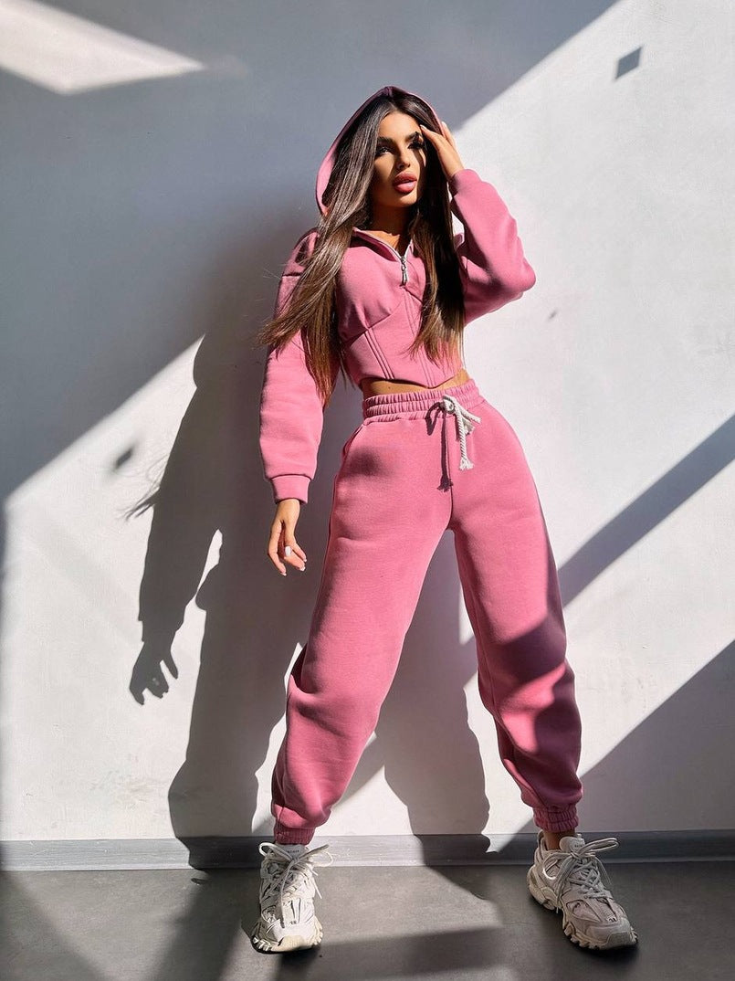 Damen Crop-Kapuzenjacke mit Korsagennaht und High-Waist Jogginghose Shop Nory