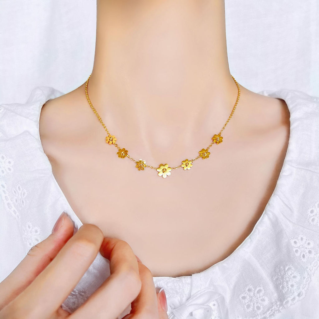 Damen zarte Blumen-Halskette mit hochwertigem Goldfinish Shop Nory