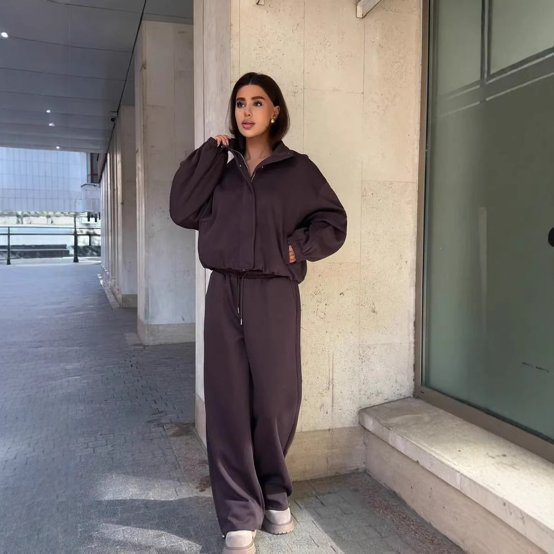 Damen gekürztes Reißverschluss-Hoodie mit Stehkragen und hochgeschnittener Kordel-Jogginghose Shop Nory
