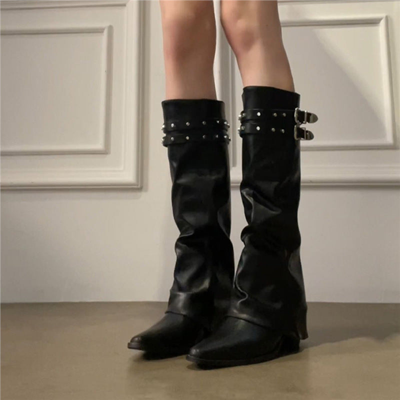 Damen Schlupf-Kniestiefel im Biker-Look mit Nieten- und Doppel-Schnallenriemen Shop Nory