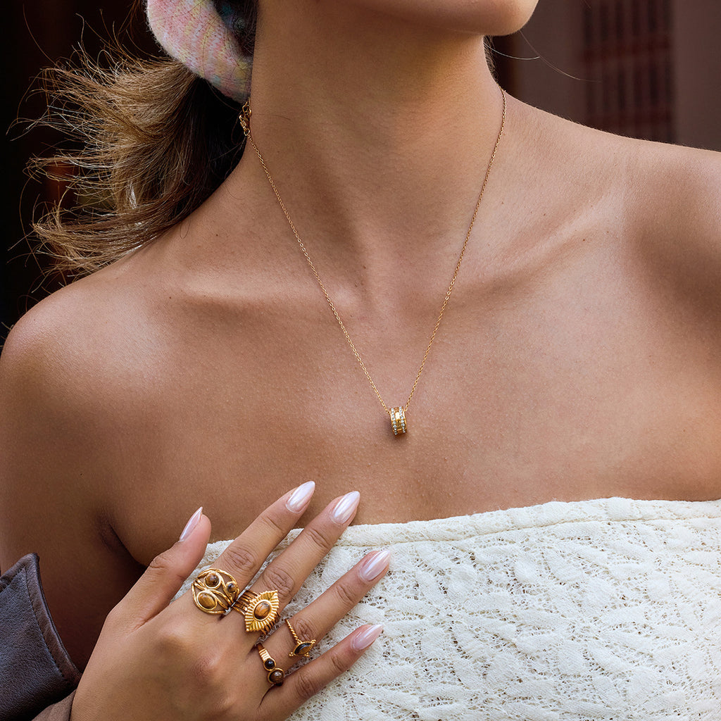 Damen Halskette mit floralen Anhängern und Zirkonia Shop Nory