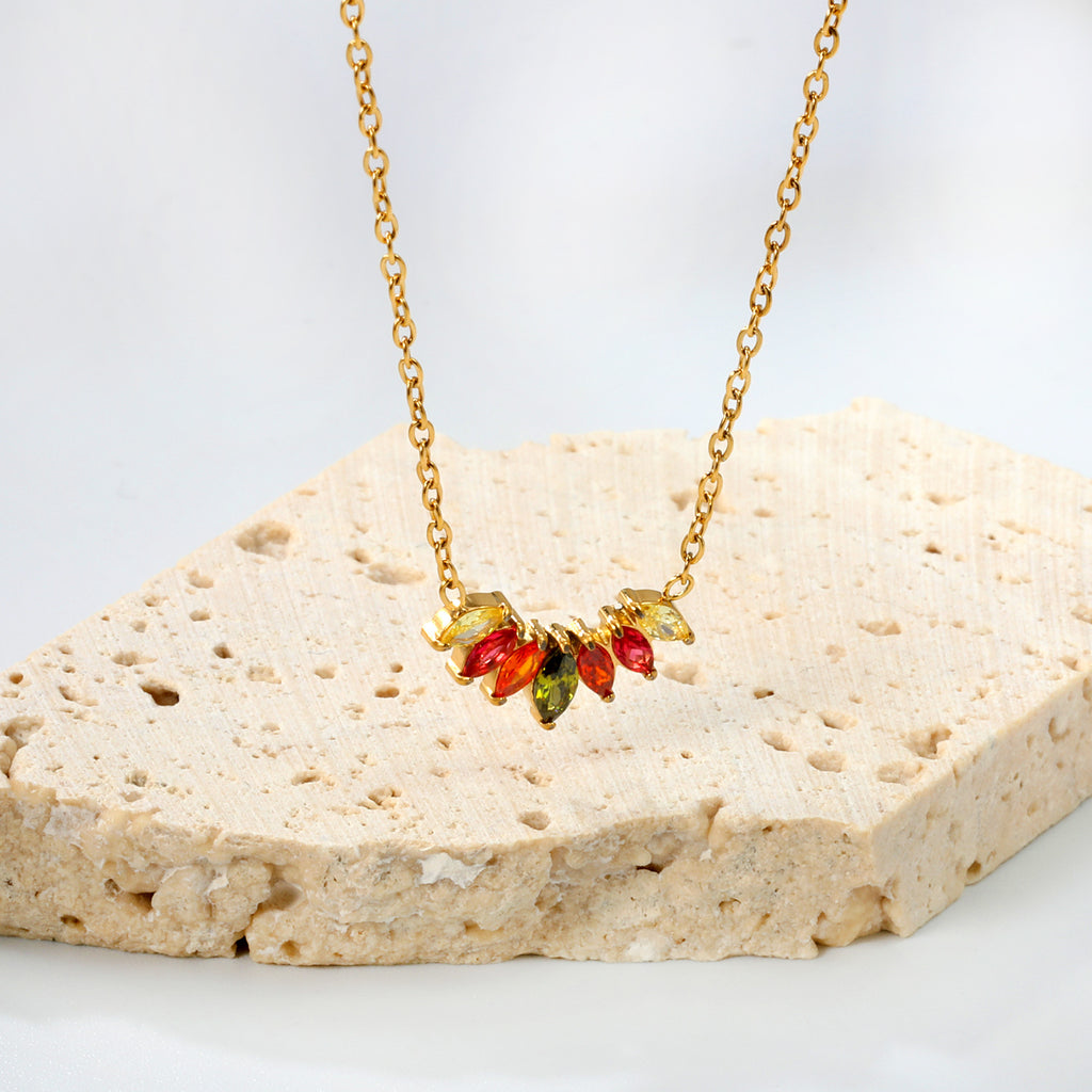 Damen Halskette mit funkelnden Zirkonia-Elementen und goldplattierter Kette Shop Nory
