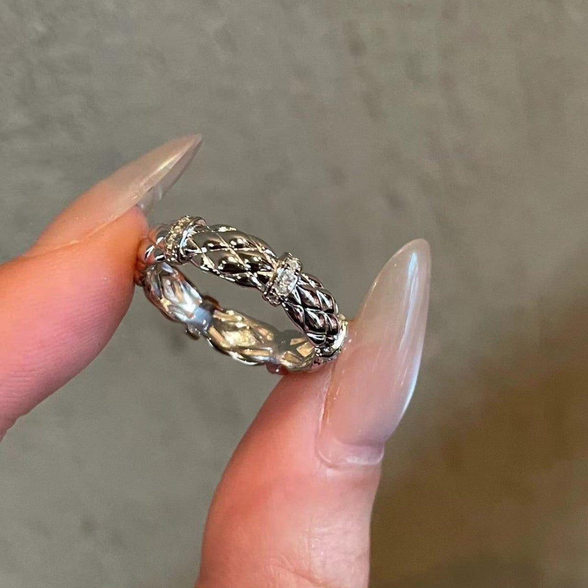 Damen Eleganter und funkelnder Ring mit kunstvollem Design Shop Nory