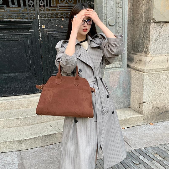 Damen Langer Nadelstreifen-Trenchcoat mit Bindegürtel Schulterpatten und ausgestelltem Saum Shop Nory