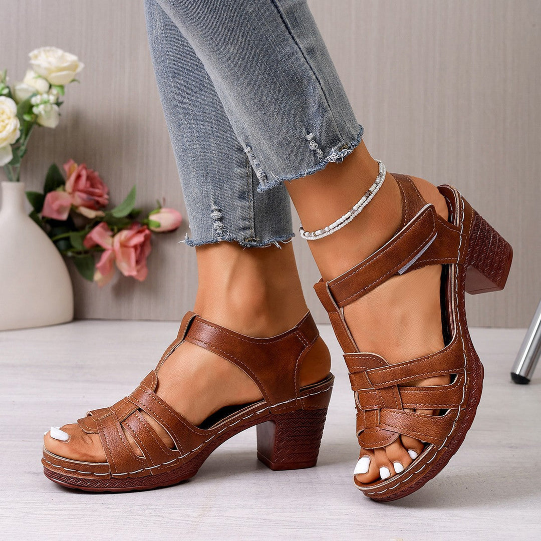 Damen Komfortable Riemchen-Sandalen mit geschwungenem Absatz und atmungsaktivem Leder