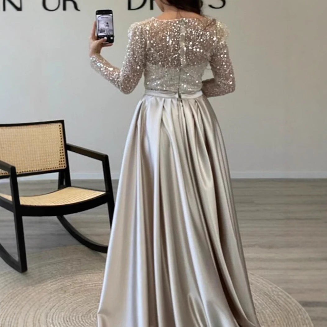 Damen Elegantes Abendkleid mit Glitzerdetails und fließendem Stoff