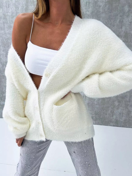 Damen Flauschiger Oversize-Cardigan mit tiefer V-Ausschnitt, Knopfleiste und Eingrifftaschen Shop Nory