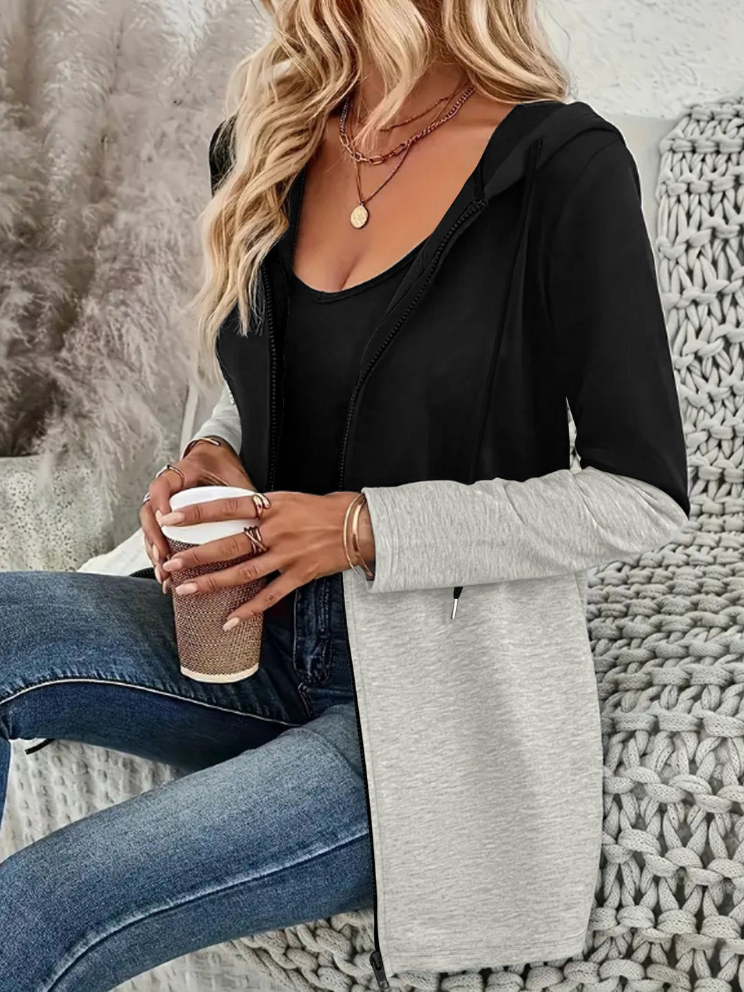 Damen Kapuzen-Sweatjacke mit Colorblock, Reißverschluss und lässiger Longline-Silhouette Shop Nory