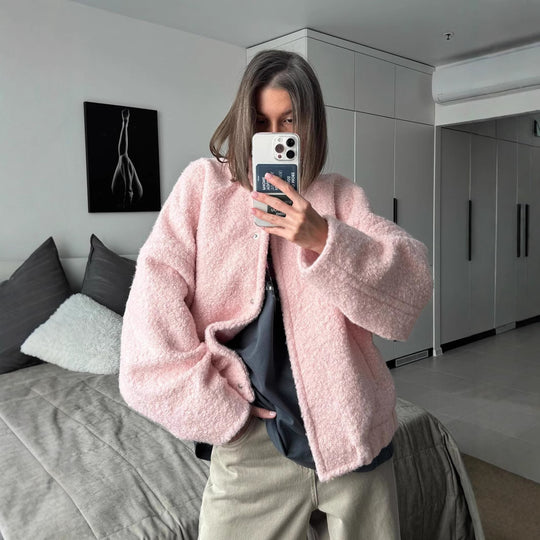 Damen Teddyjacke im Bouclé‑Look mit Rundhals, Oversized‑Passform und Eingrifftaschen Shop Nory