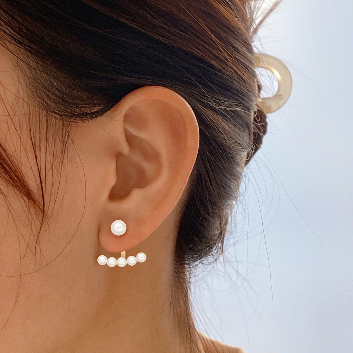 Damenohrringe mit floralem Rosen-Design und eleganten Perlenakzenten Shop Nory