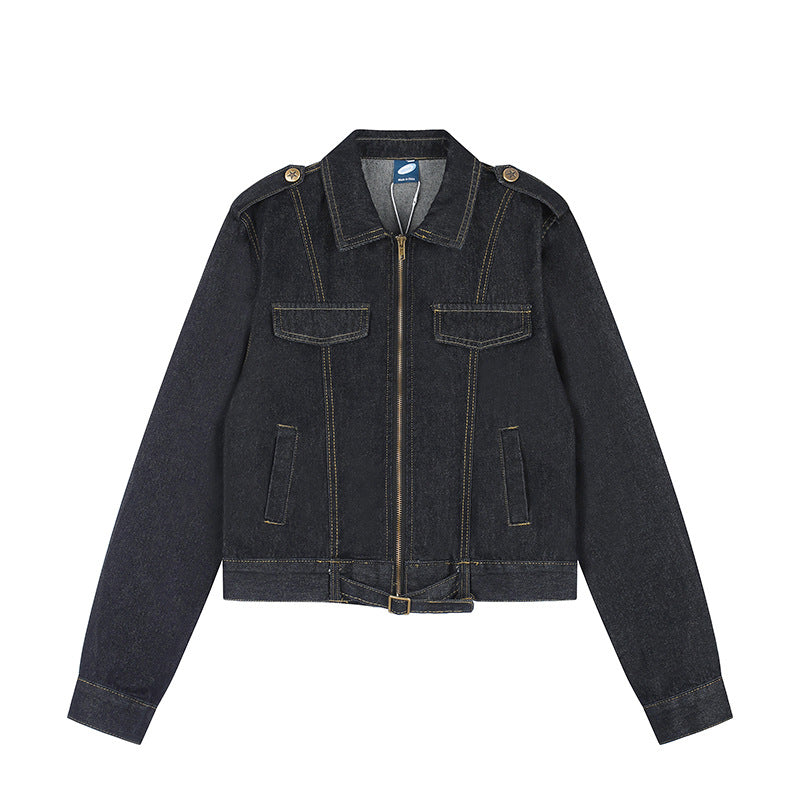 Damen Kurz geschnittene Jeansjacke mit Schulterklappen, Reißverschluss und Taillengürtel Shop Nory