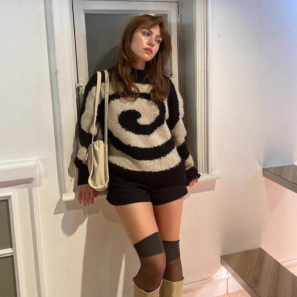 Damen Oversize Bouclé-Pullover mit Spiraljacquard und hohem Rundhals Shop Nory