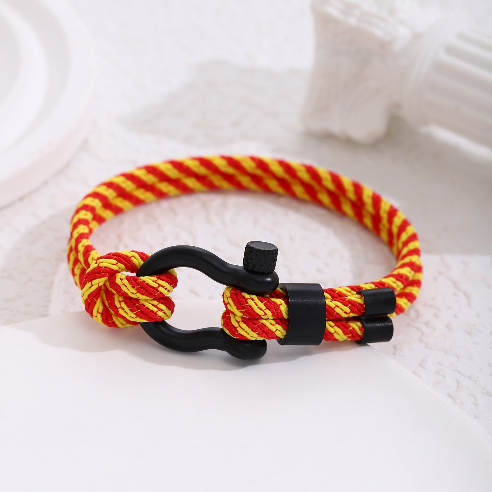 Herrenarmband aus geflochtenem Paracord mit stylischem Metallverschluss Shop Nory