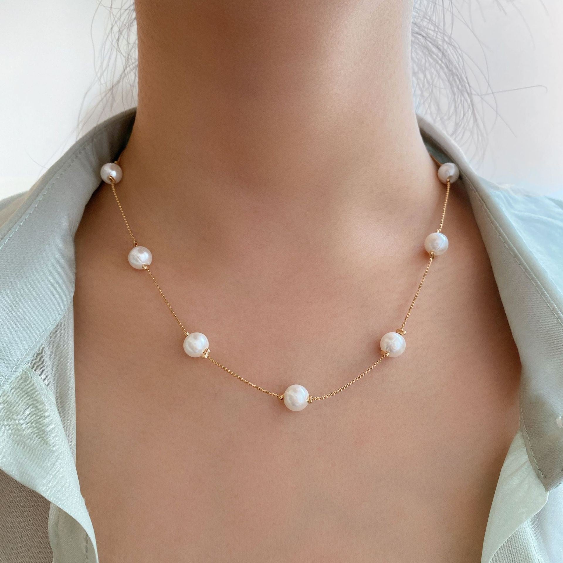 Damen perlverzierte Halskette mit feinen Goldakzenten Shop Nory