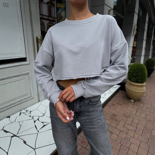 Damen Kurzgeschnittenes Sweatshirt mit ausfransendem Saum und überschnittener Schulter Shop Nory