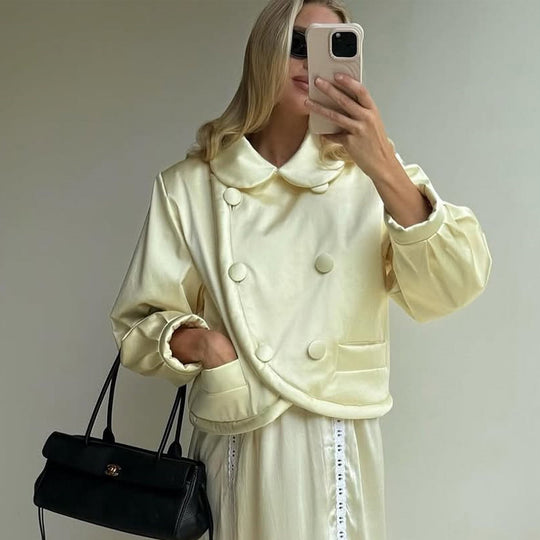 Damen Kurzgeschnittene gesteppte Jacke mit asymmetrischer Doppelknopfreihe und voluminösen Ärmeln Shop Nory