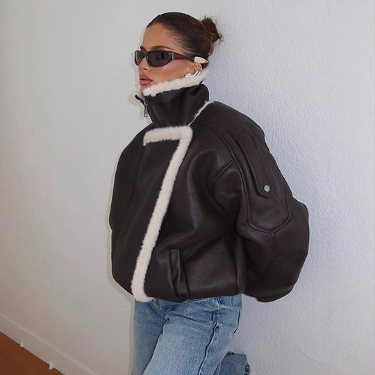 Damen Oversize Fliegerjacke aus Lederimitat mit asymmetrischer Kunstfell-Borte Shop Nory