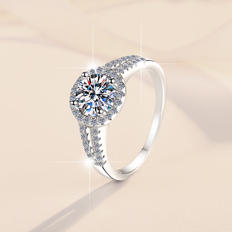 Damen eleganter Verlobungsring mit funkelndem Zirkonia und kunstvoller Fassung Shop Nory