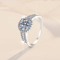 Damen eleganter Verlobungsring mit funkelndem Zirkonia und kunstvoller Fassung Shop Nory