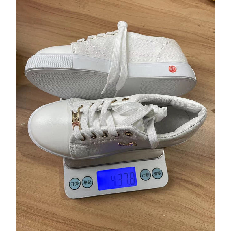 Damen Freizeitsneaker mit atmungsaktivem Obermaterial und modischen Zierelementen