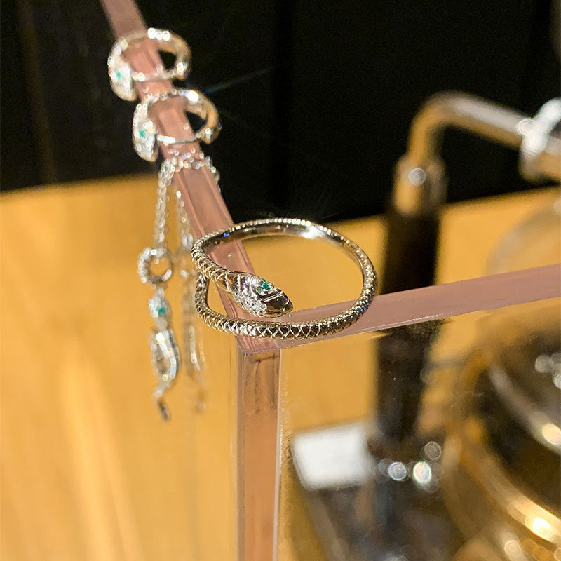 Damen Offener Ring im Schlangenmotiv mit funkelnden Zirkonia Shop Nory