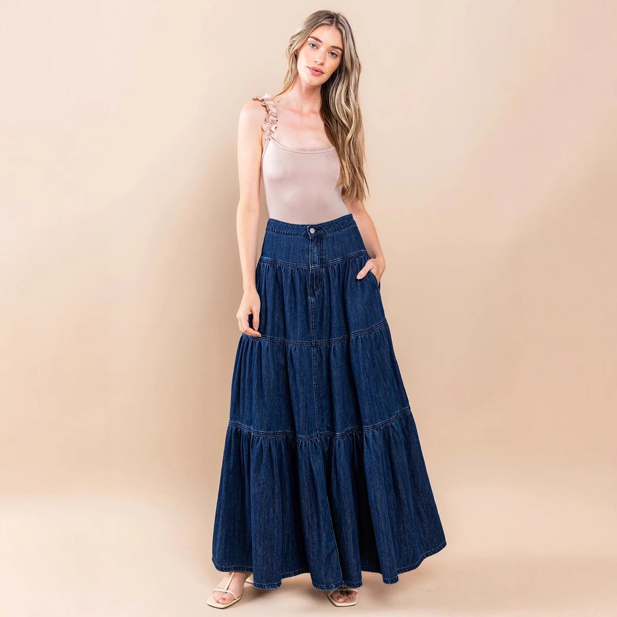 Damen Denim Maxikleid im Boho-Stil mit voluminösem Rock und Rüschen