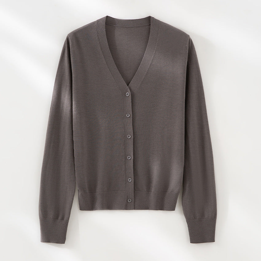 Damen Minimalistischer Merino‑Blend Cardigan mit V‑Ausschnitt und feinen Rippabschlüssen Shop Nory