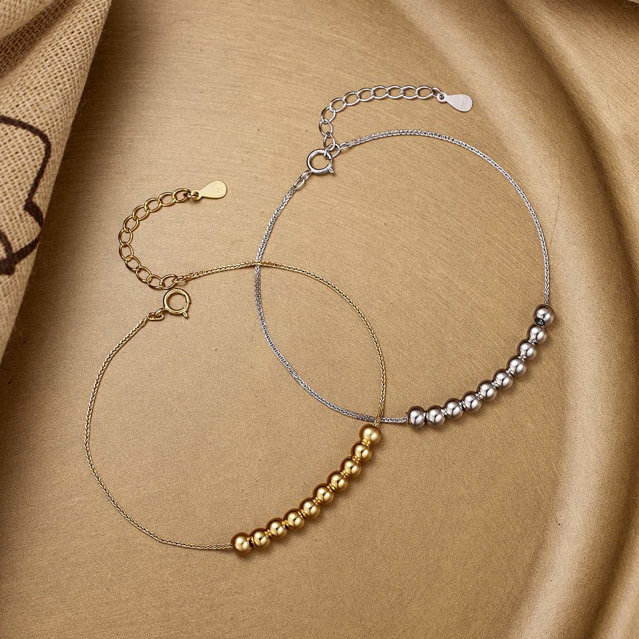 Damen Armband mit modernem perlenförmigem Design Shop Nory