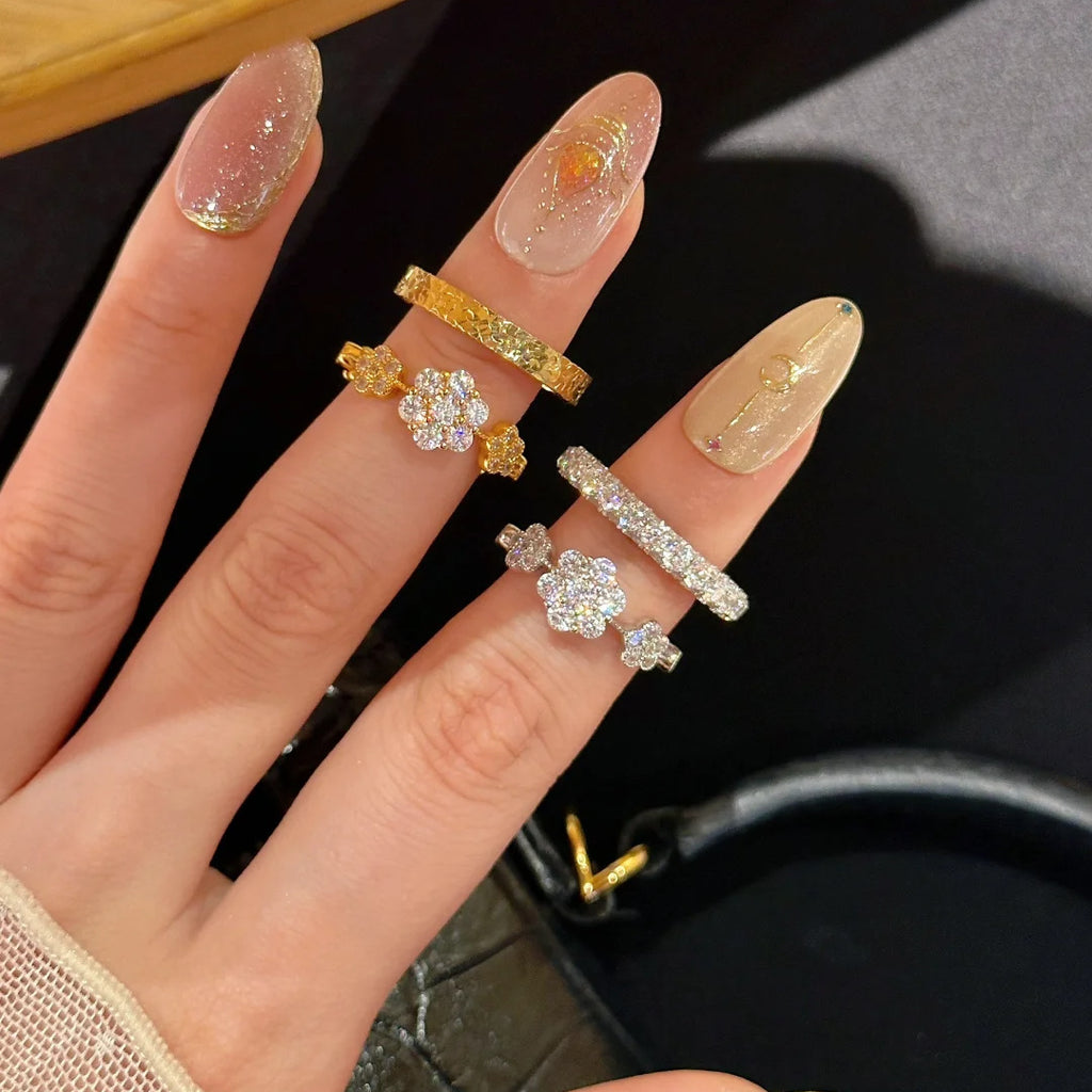 Damen funkelnder Cocktailring mit floralen Ziersteinen Shop Nory