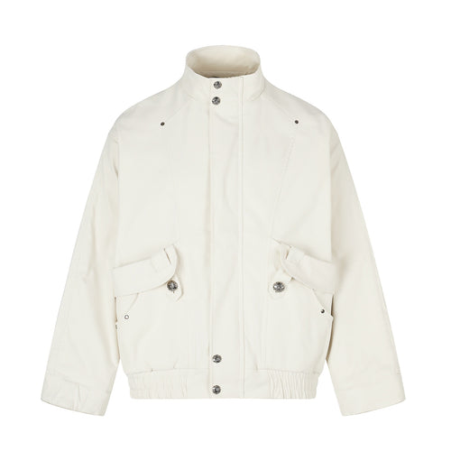 Damen Kurzer Boxy‑Bomber mit hohem Funnelkragen, Utility‑Pattentaschen und elastischem Saum Shop Nory