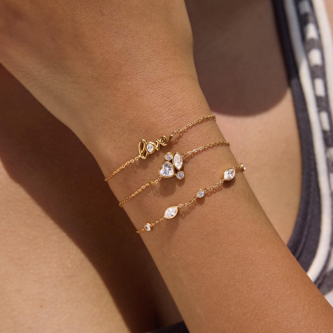 Damen Armband mit eleganter "Love"-Prägung aus hypoallergenem Edelstahl Shop Nory