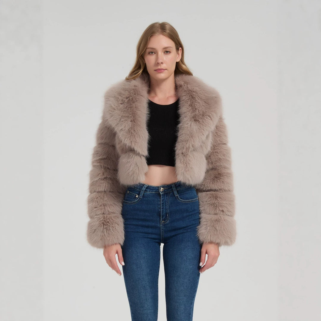 Damen Kurz geschnittene Kunstpelz‑Bolerojacke mit voluminösem Schalkragen Shop Nory