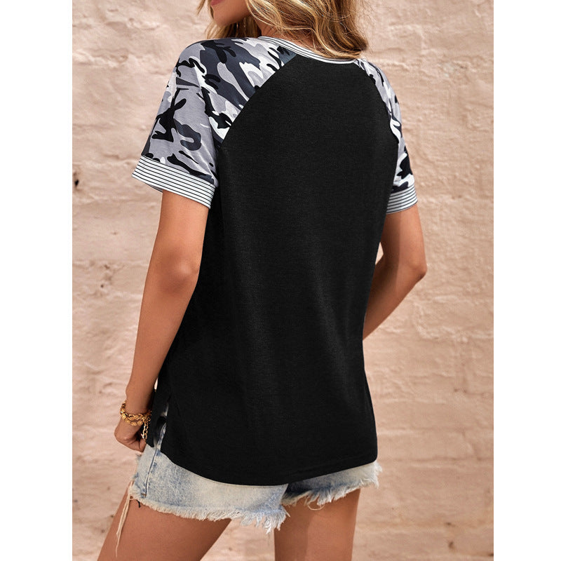 Damen Kurzarmshirt mit Camouflage-Ärmeln, Rundhalsausschnitt und gestreiften Bündchen Shop Nory