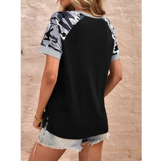 Damen Kurzarmshirt mit Camouflage-Ärmeln, Rundhalsausschnitt und gestreiften Bündchen Shop Nory