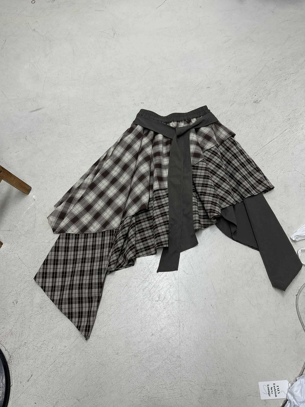Damen asymmetrischer Wickelrock mit Karomuster und breitem Bindegürtel