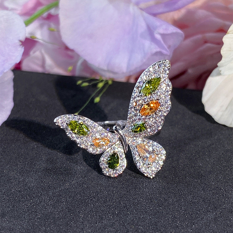 Damenring mit kunstvollem Schmetterlingsdesign und funkelnden Zirkonia Shop Nory