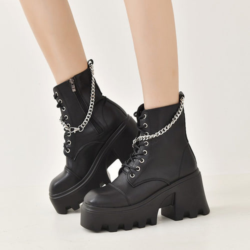 Damen nan hochgeschnittene Plateau-Bikerstiefelette in Lackoptik mit Schnürung, seitlichem Reißverschluss und dekorativer Schnallen- und Nietenapplikation Shop Nory