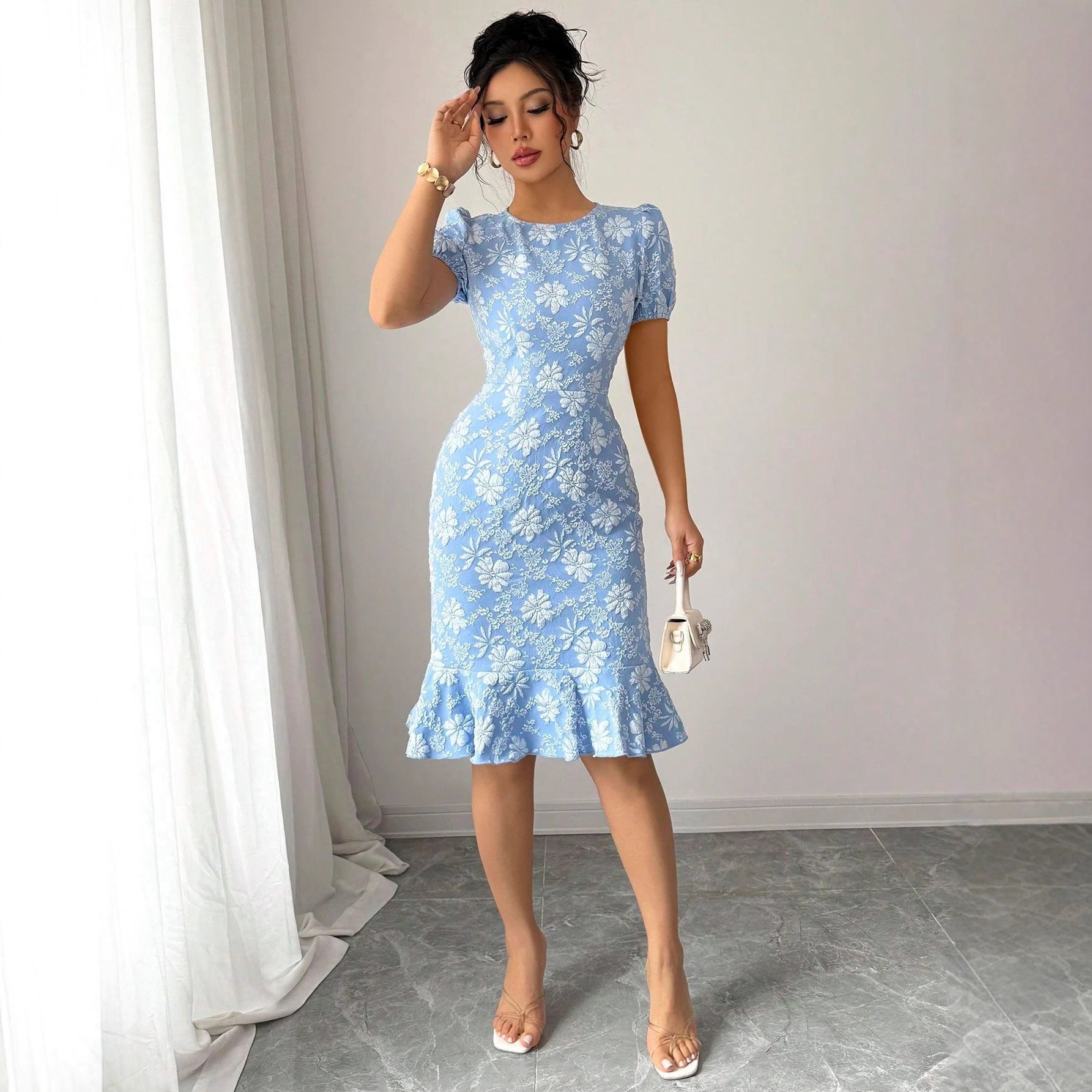 Damen Blumenspitze Midi-Kleid mit Rüschensaum
