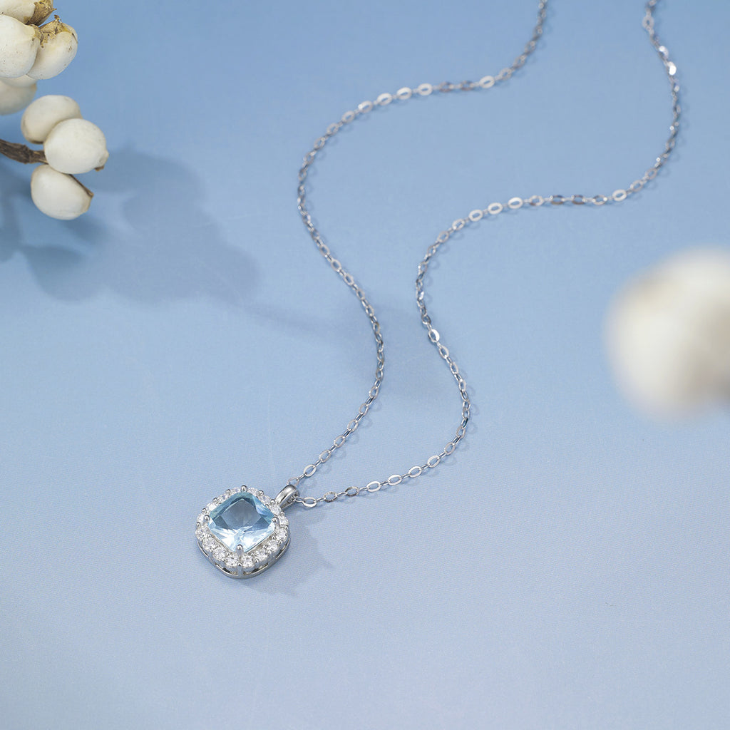 Damen Halsschmuck mit quadratischem, funkelndem Aquamarine-Anhänger Shop Nory