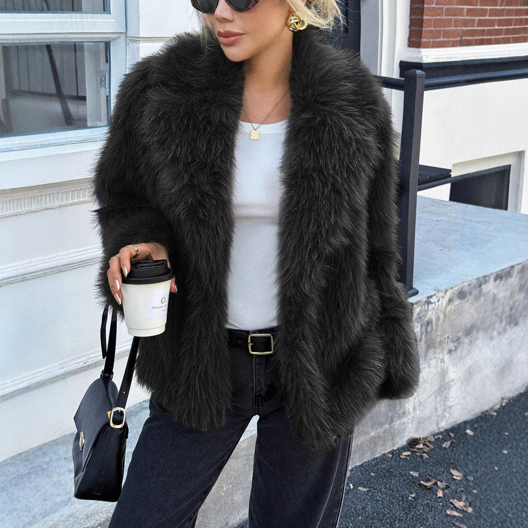 Damen Kurzjacke aus dichtem Hochflor‑Faux‑Fur mit voluminösem Umlegekragen Shop Nory